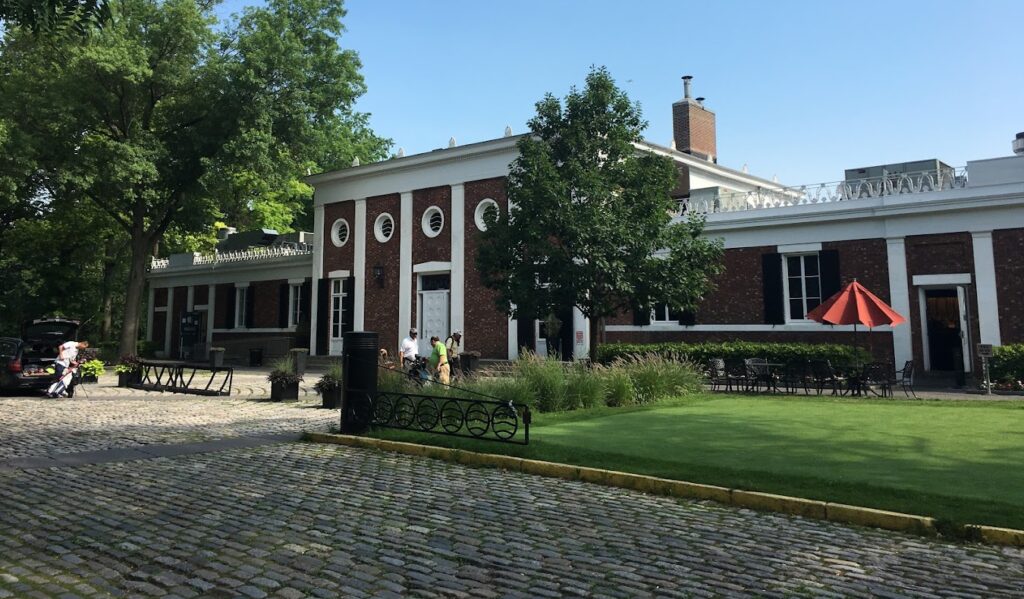 Outdoor image of Pelham Bay building